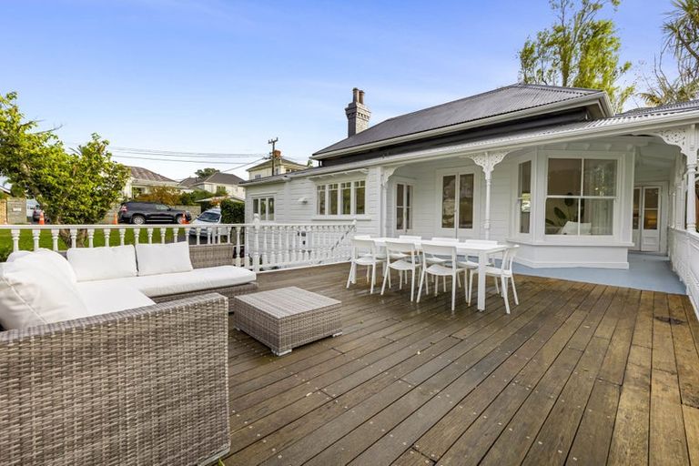 Photo of property in 25 Princes Street, Northcote Point, Auckland, 0627