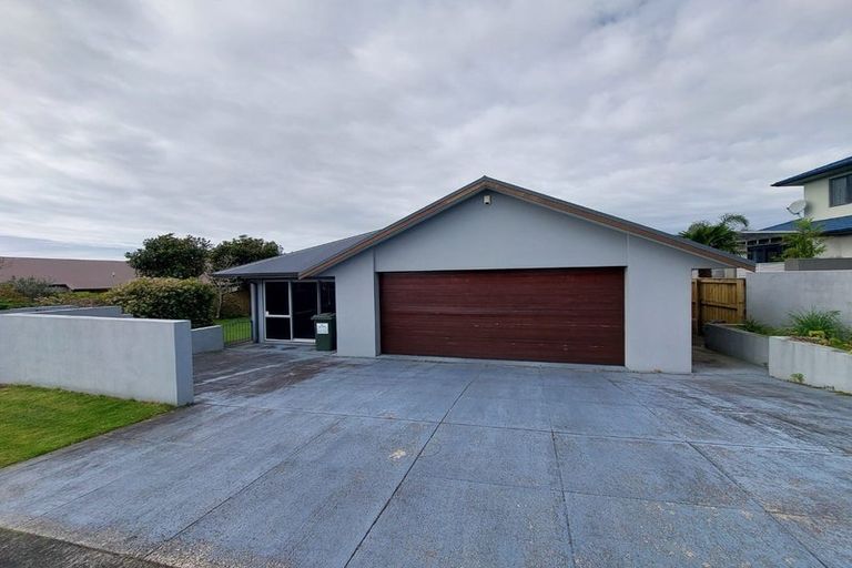 Photo of property in 174 Heta Road, Highlands Park, New Plymouth, 4312