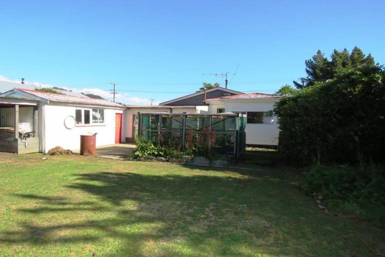 Photo of property in 35 Dick Street, Reefton, 7830