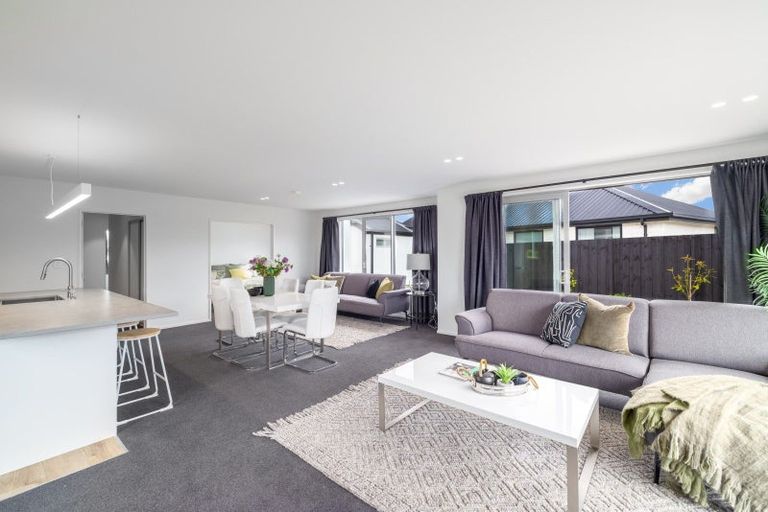 Photo of property in 2 Larissa Road, Halswell, Christchurch, 8025