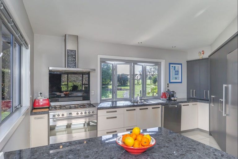 Photo of property in 84 Muhunoa West Road, Ohau, Levin, 5570