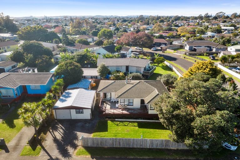 Photo of property in 72 Finlayson Avenue, Clendon Park, Auckland, 2103