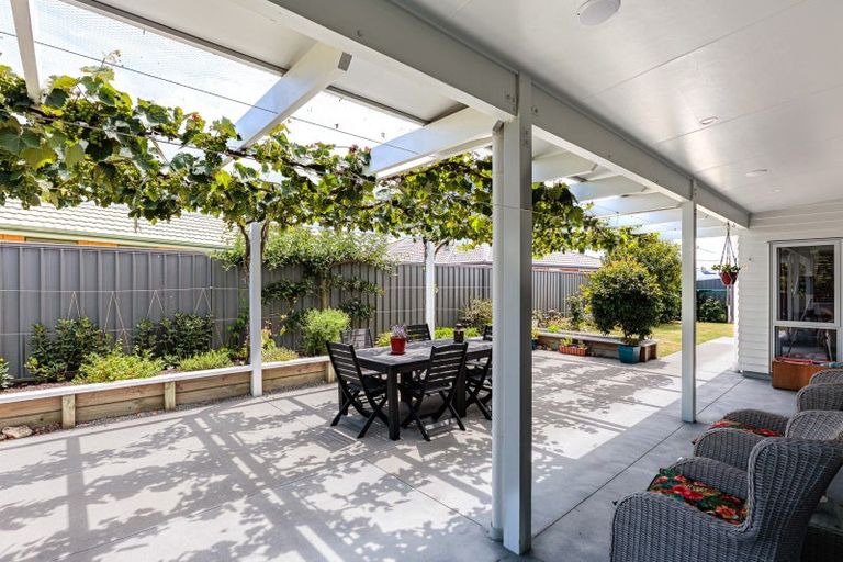 Photo of property in 6 Beamish Street, Frimley, Hastings, 4120