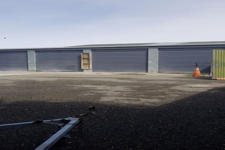 Photo of property in 733 Harewood Road, Harewood, Christchurch, 8051