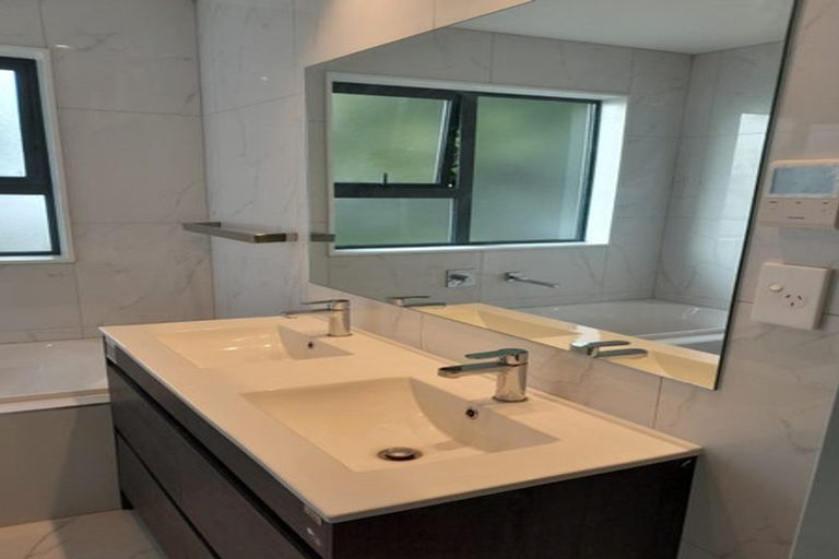 Photo of property in 36a Jandell Crescent, Bucklands Beach, Auckland, 2014