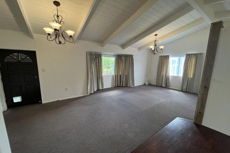 Photo of property in 38 Carlton Terrace, Westown, New Plymouth, 4310