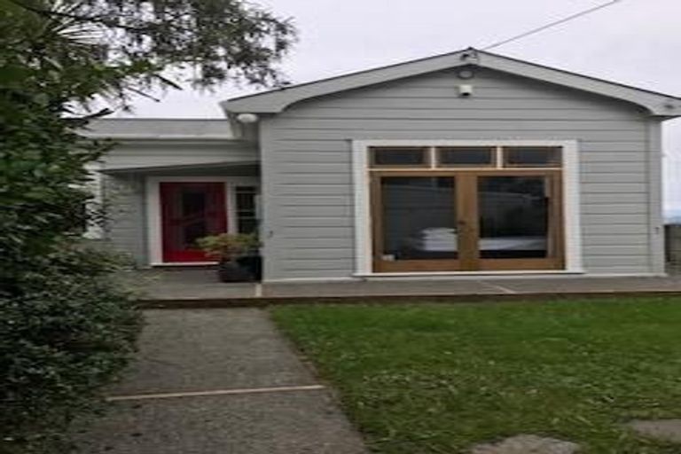 Photo of property in 28 Mortimer Terrace, Aro Valley, Wellington, 6021
