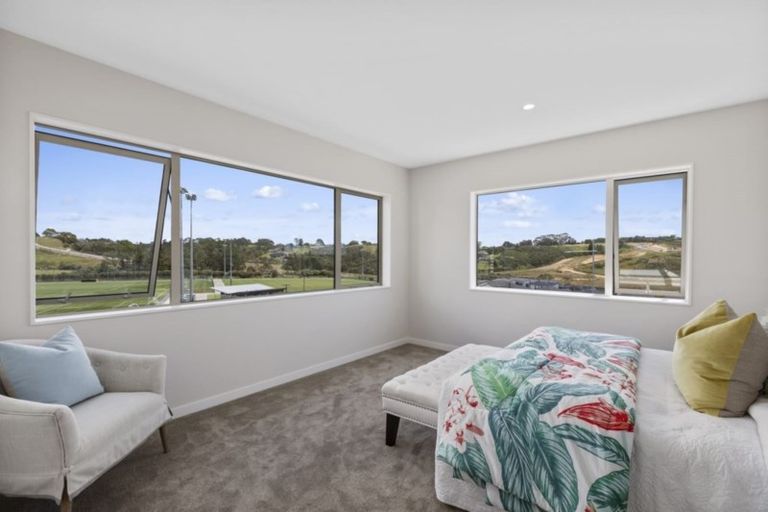 Photo of property in 28 Turutu Place, Long Bay, Auckland, 0630