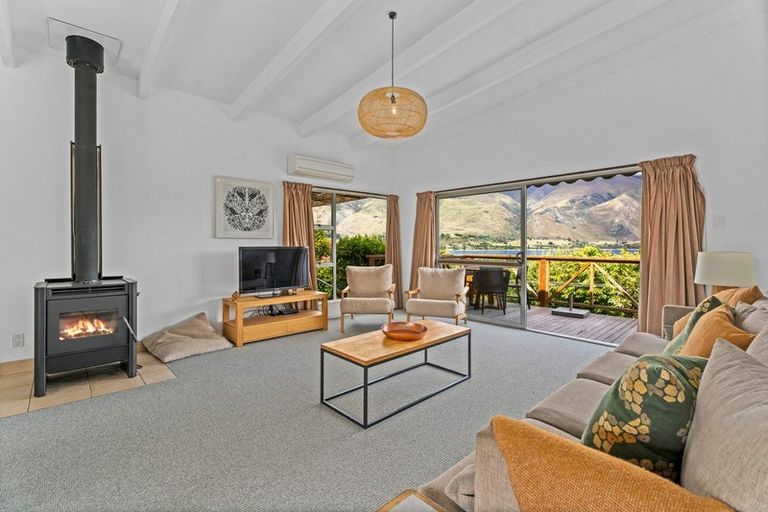 Photo of property in 50 Beacon Point Road, Wanaka, 9305