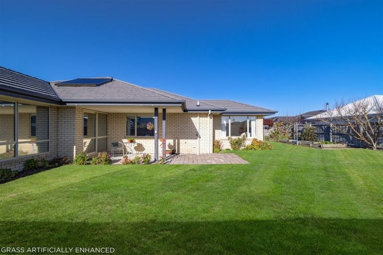 Photo of property in 25 Walnut Way, Rangiora, 7400