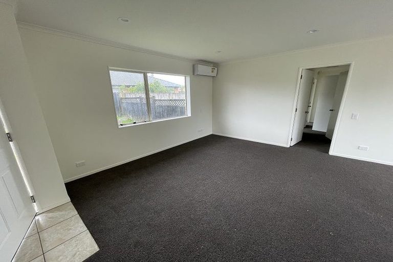 Photo of property in 54 Montilla Place, Manurewa, Auckland, 2102
