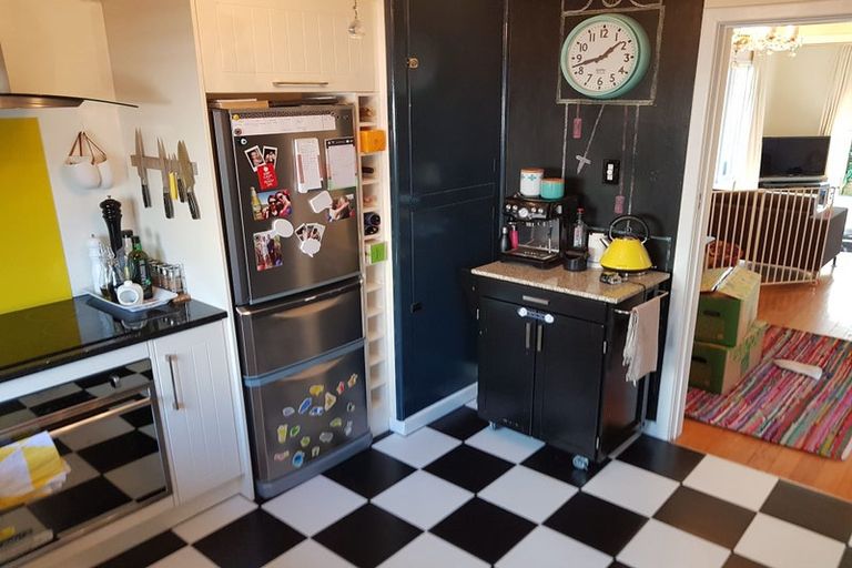 Photo of property in 62 Pitau Road, Mount Maunganui, 3116