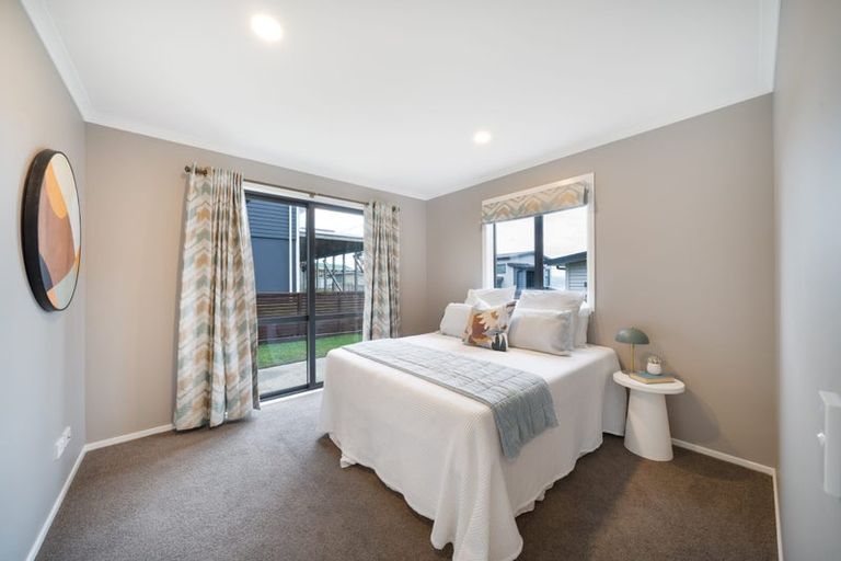 Photo of property in 85 Spenmoor Street, Newlands, Wellington, 6037