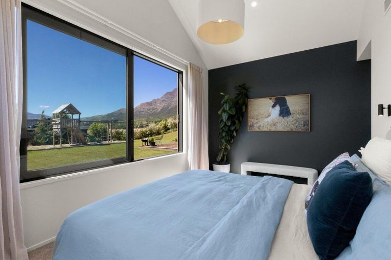 Photo of property in 6 Stockyard Lane, Jacks Point, Queenstown, 9371