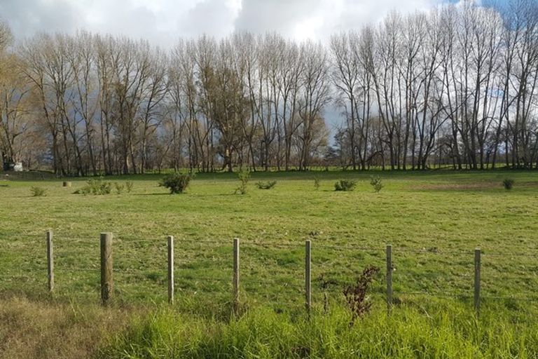 Photo of property in 37 Armitage Road, Rangiriri, Te Kauwhata, 3771