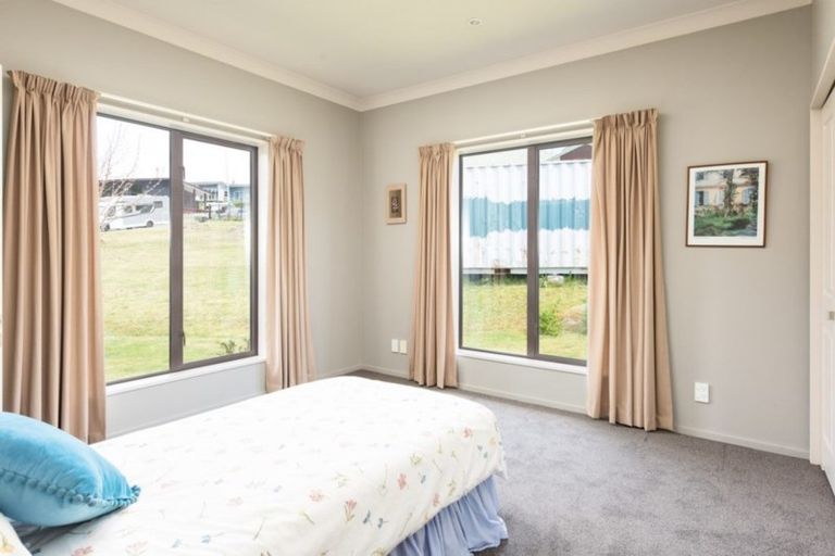 Photo of property in 24 Harbour View Heights, Picton, 7220