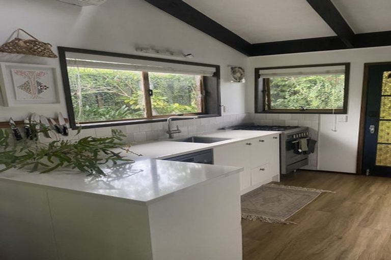 Photo of property in 2/39 Miltonia Avenue, Te Atatu South, Auckland, 0610