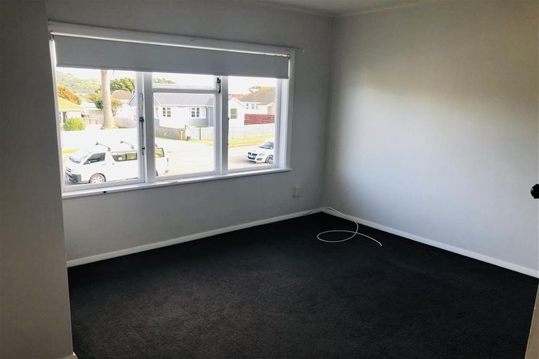 Photo of property in 23a Kapiti Crescent, Titahi Bay, Porirua, 5022