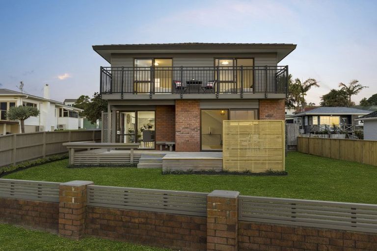 Photo of property in 1/42 Kiwi Esplanade, Mangere Bridge, Auckland, 2022