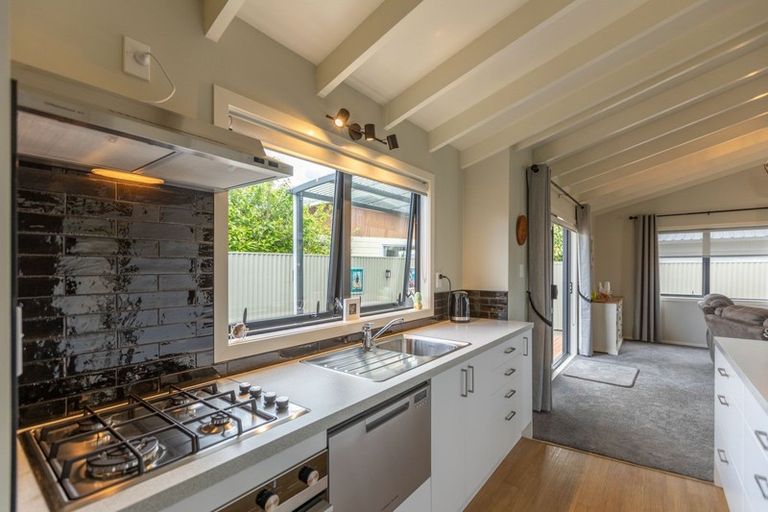 Photo of property in 2/832 Cook Place, Raureka, Hastings, 4120