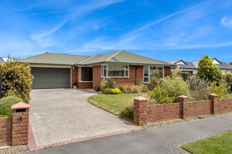 Photo of property in 16 Thistledown Place, Woolston, Christchurch, 8062