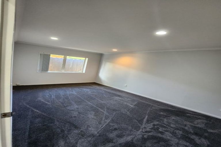 Photo of property in 27 Emmerdale Avenue, Papakura, 2110