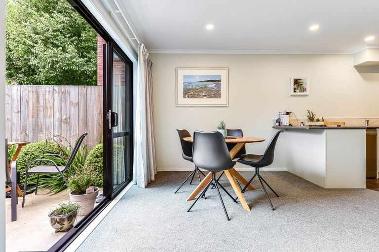 Photo of property in 2/19 Albert Street, Hamilton East, Hamilton, 3216