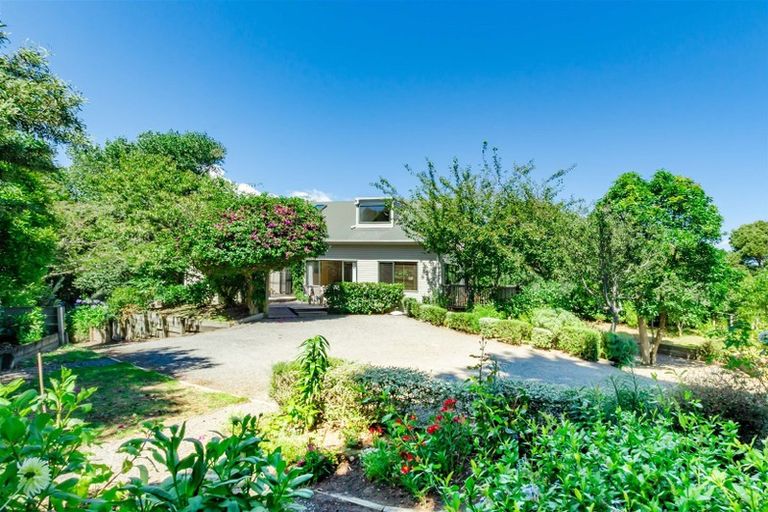 Photo of property in 30 Dell Road, Raumati South, Paraparaumu, 5032