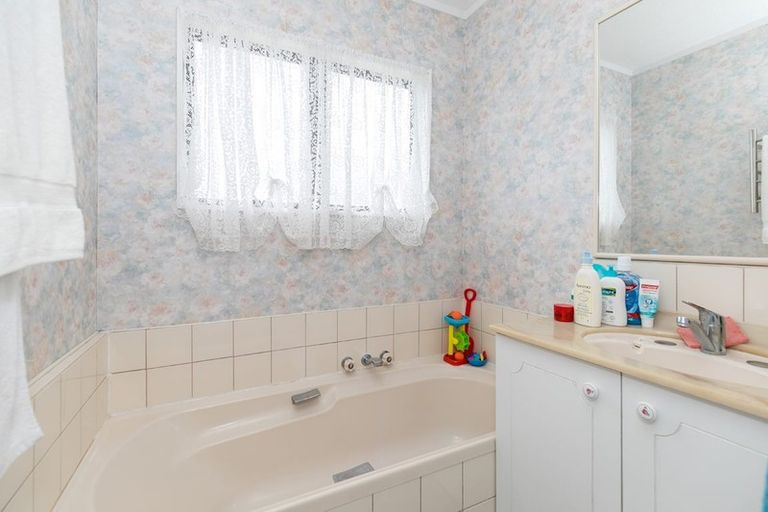 Photo of property in 3 Mcewan Place, Fitzroy, Hamilton, 3206