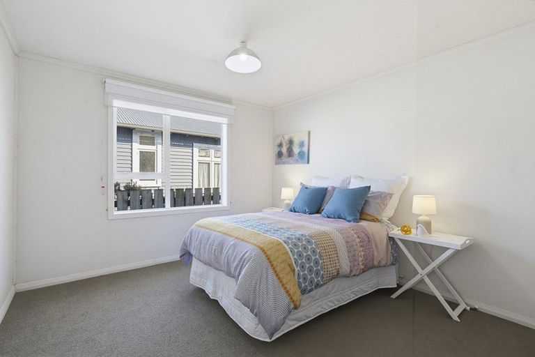 Photo of property in 94 Kauri Street, Miramar, Wellington, 6022