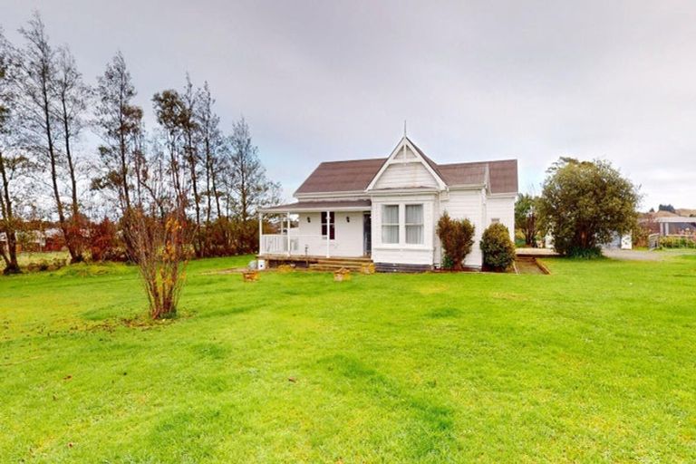 Photo of property in 215 Bridge Street, Bulls, 4818