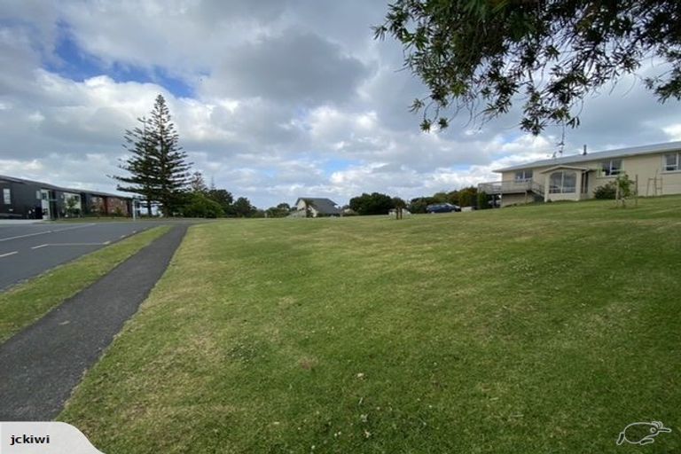 Photo of property in 1 Albert Hall Drive, Red Beach, 0932