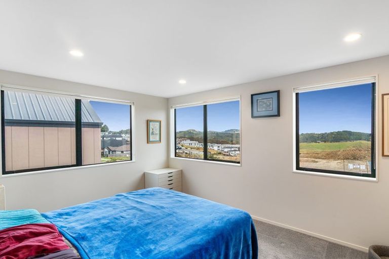 Photo of property in 11 Sunnyheights Road, Orewa, 0931