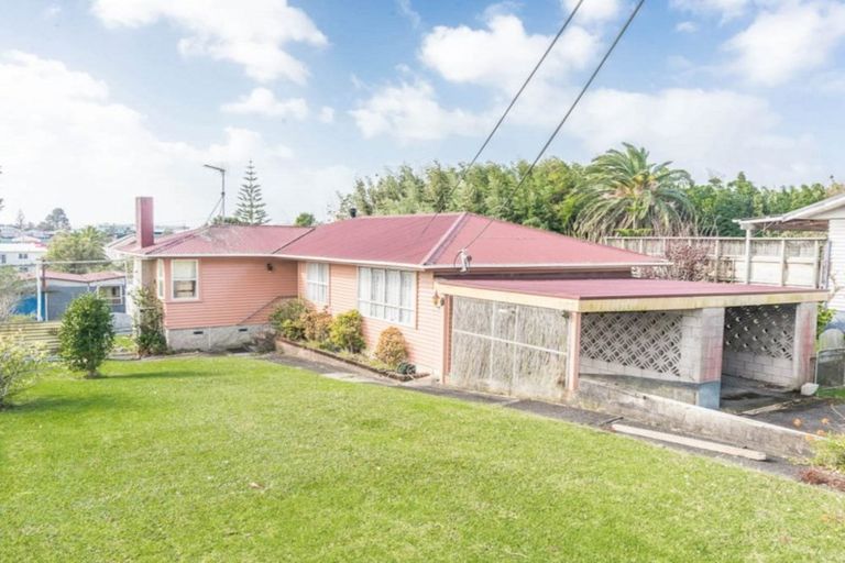 Photo of property in 8 Sarona Avenue, Glen Eden, Auckland, 0602