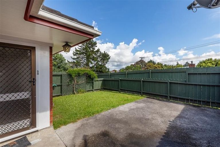 Photo of property in 58 Strid Road, Te Atatu South, Auckland, 0610