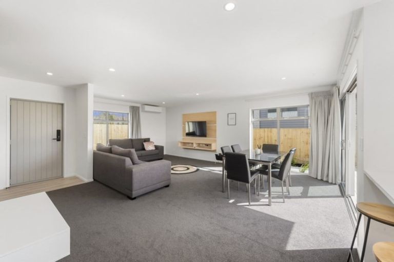 Photo of property in 2/12 Faber Place, Rototuna North, Hamilton, 3281