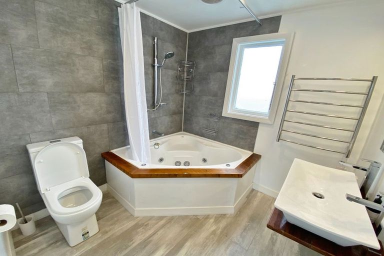 Photo of property in 42 Huxley Street, Sydenham, Christchurch, 8023