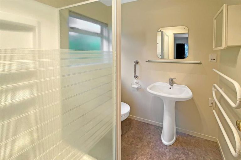 Photo of property in 16 Thelma Place, Lynmore, Rotorua, 3010