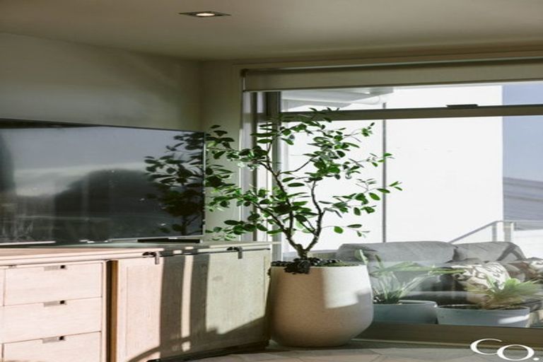 Photo of property in Palm Cove Apartments, 201/6 Tawa Street, Mount Maunganui, 3116