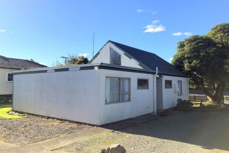 Photo of property in 21a Cadman Street, Dannevirke, 4930