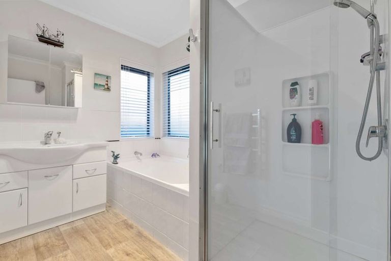 Photo of property in 53 Santa Monica Drive, Papamoa Beach, Papamoa, 3118