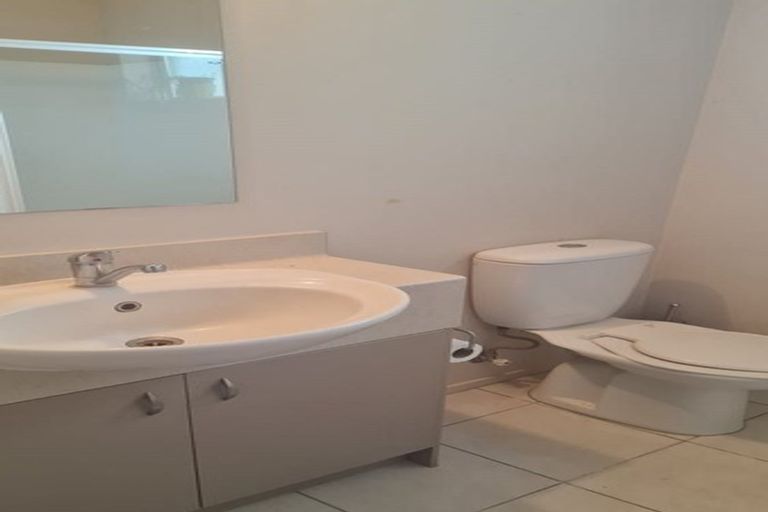 Photo of property in 15 Opito Way, East Tamaki, Auckland, 2013