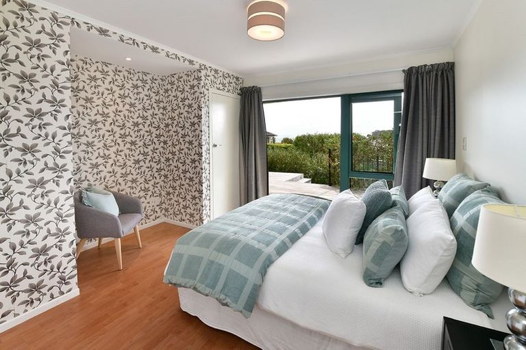 Photo of property in 45 Tindalls Bay Road, Tindalls Beach, Whangaparaoa, 0930