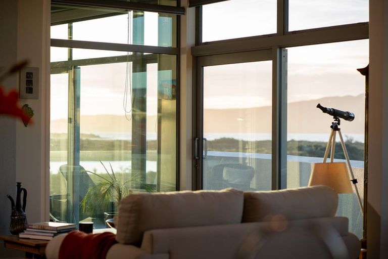 Photo of property in 116 Queens Road, Waikanae Beach, Waikanae, 5036