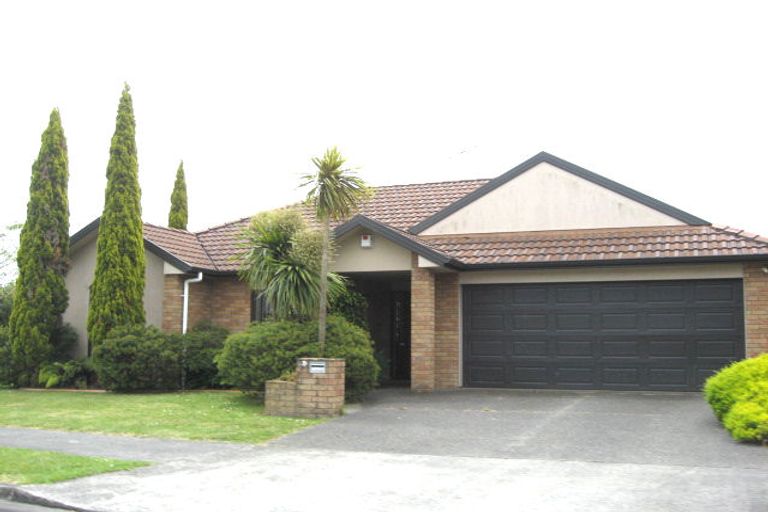 Photo of property in 2 Anton Place, Takanini, 2112