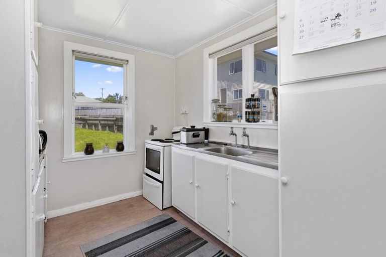 Photo of property in 32 Matatiro Street, Titahi Bay, Porirua, 5022