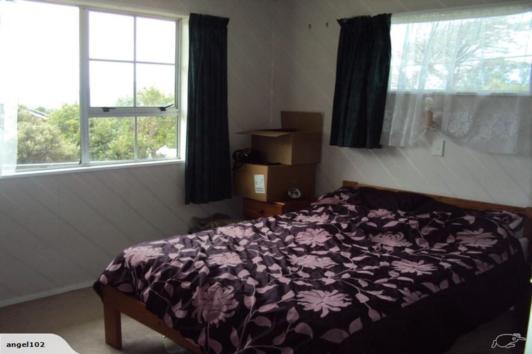 Photo of property in 1 Kerr Grove, Johnsonville, Wellington, 6037