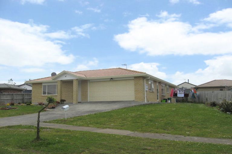 Photo of property in 11 Eloise Place, Clendon Park, Auckland, 2103