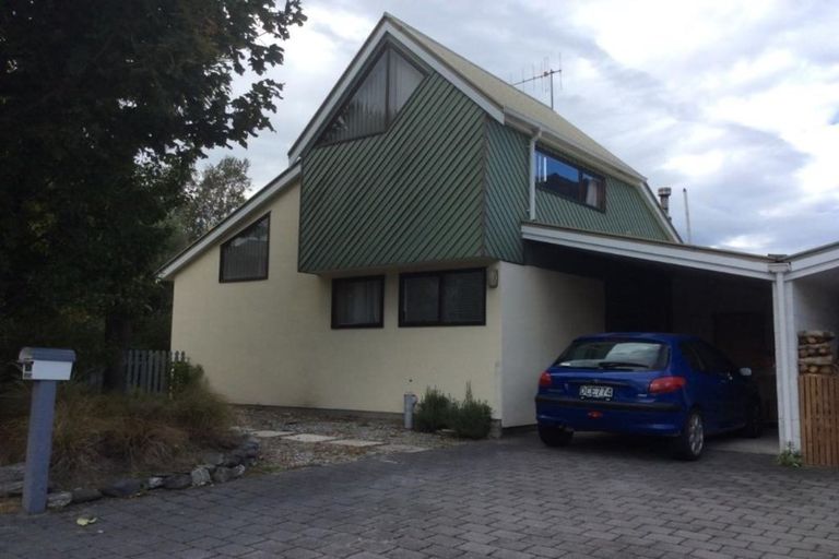 Photo of property in 15a Remarkables Crescent, Frankton, Queenstown, 9300