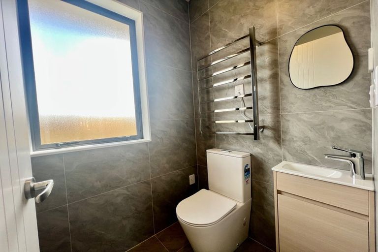 Photo of property in 4b Mahogany Street, Westgate, 0814